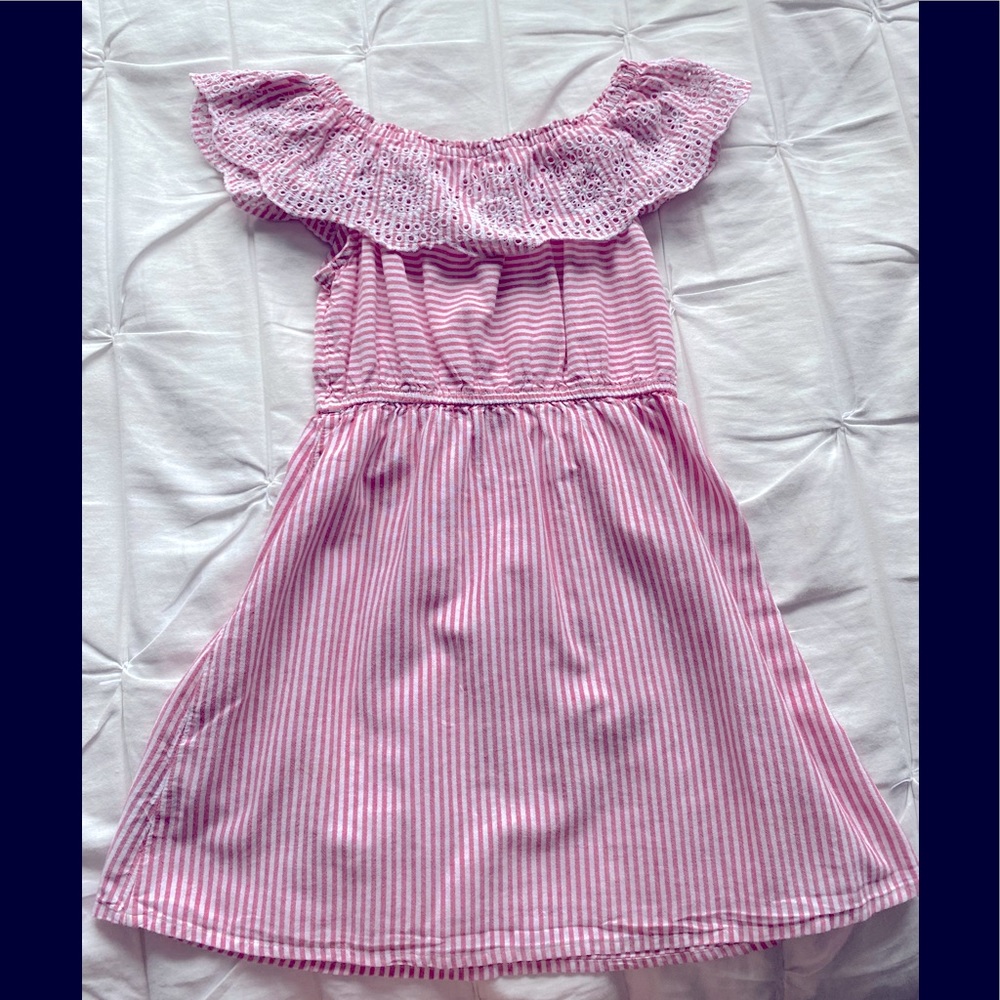 Gap Girl’s embroidered seersucker dress 6-7 EUC